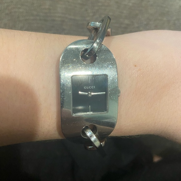 Silver Gucci Watch - Picture 7 of 9